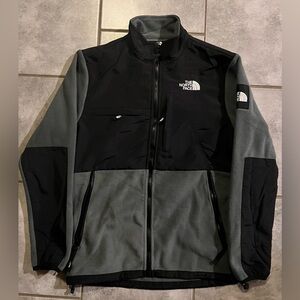 The North Face Black & Gray Men's Performance Fleece Jacket